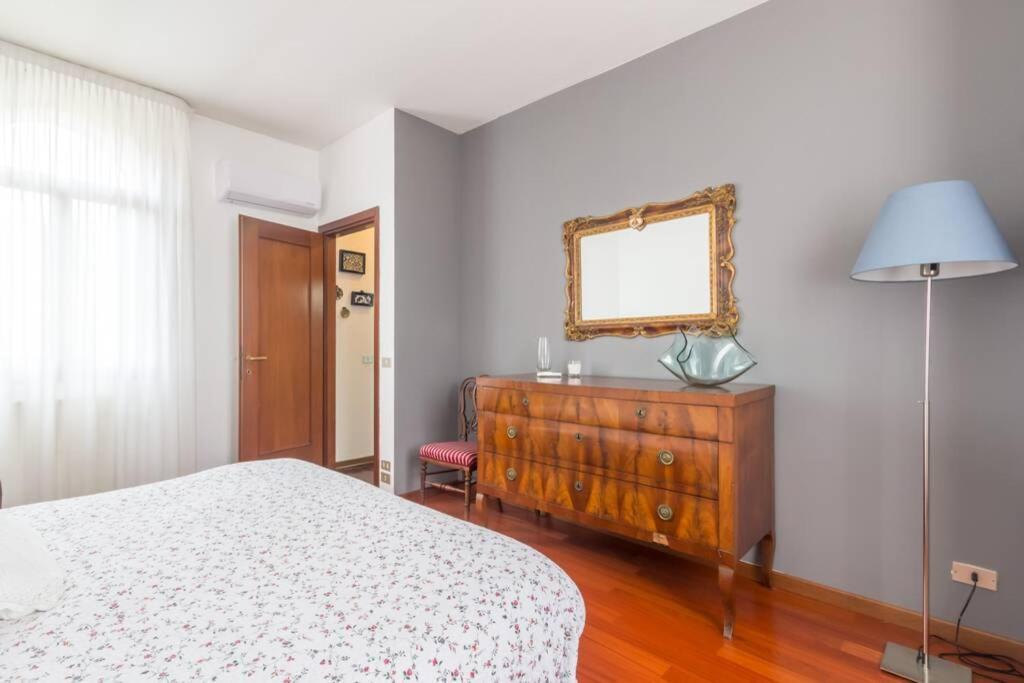 Dadahome Elegante Appartamento Vicino Al Centro Τρεβίζο Εξωτερικό φωτογραφία